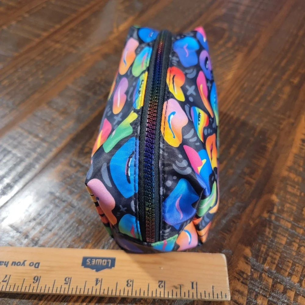 Jason Naylor Zip‎ Rainbow Colorful Kisses Lips Cosmetic Pencil Travel Bag NWOT